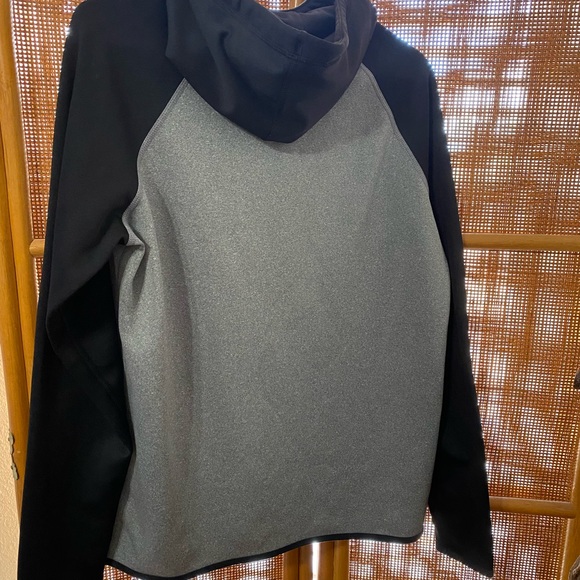 Women’s M Nike Drifit Active Wear Hoodie - Picture 3 of 3